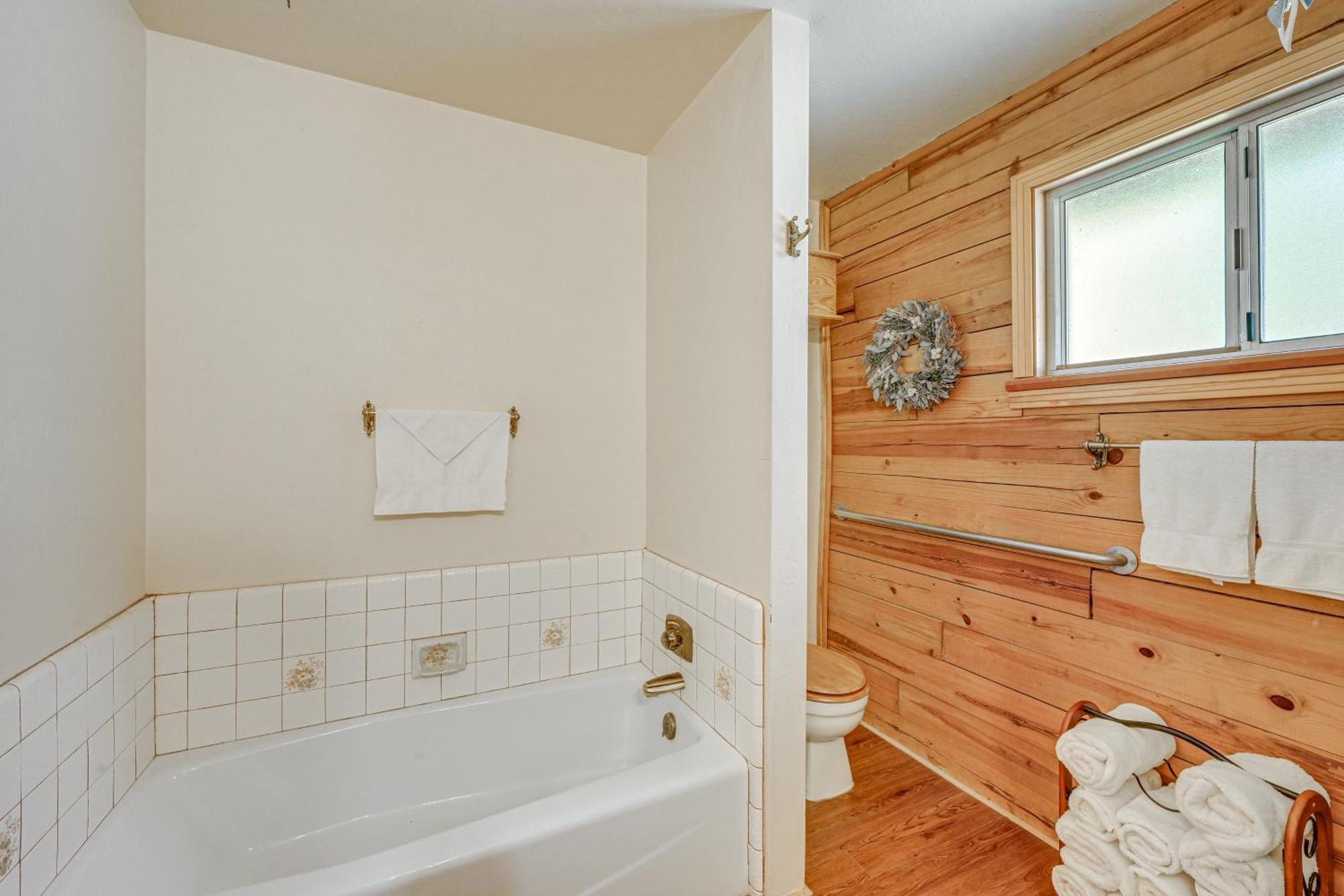 Cozy Family-Friendly Badger Retreat With Fireplace! Buitenkant foto