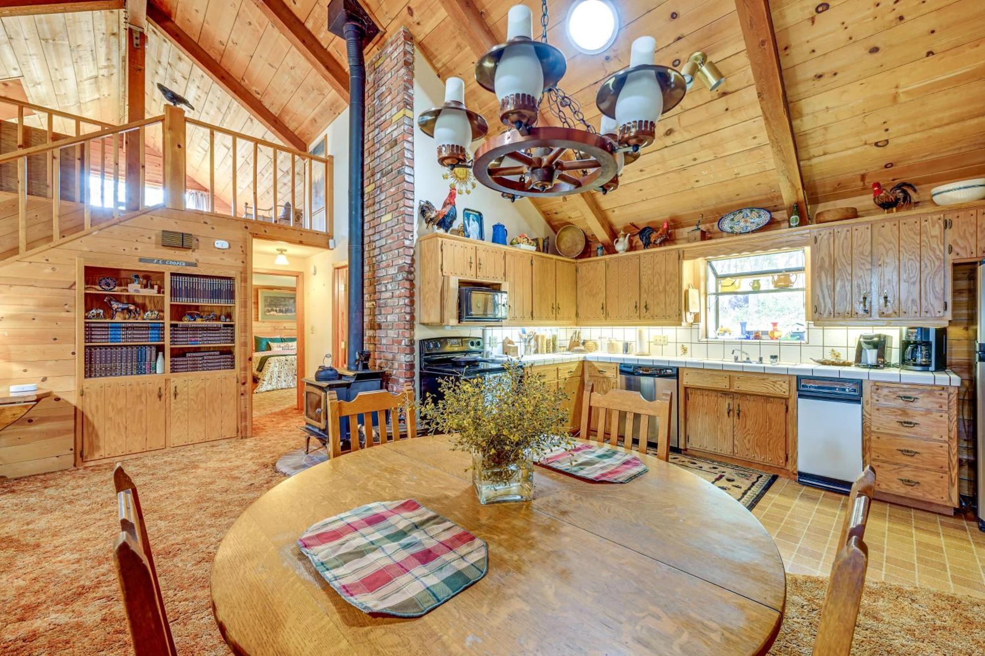 Cozy Family-Friendly Badger Retreat With Fireplace! Buitenkant foto